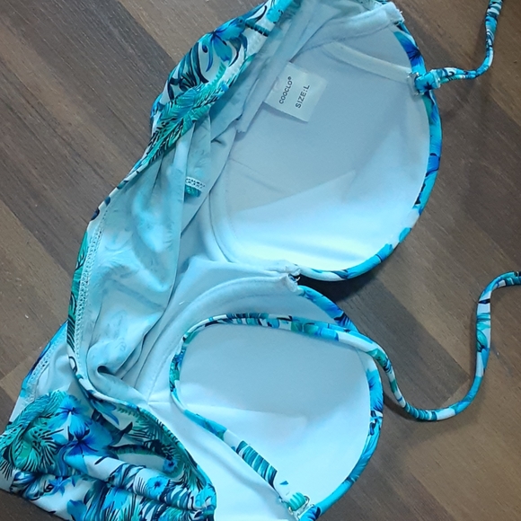 Cooclo Ladies Bikini Top - Picture 3 of 4